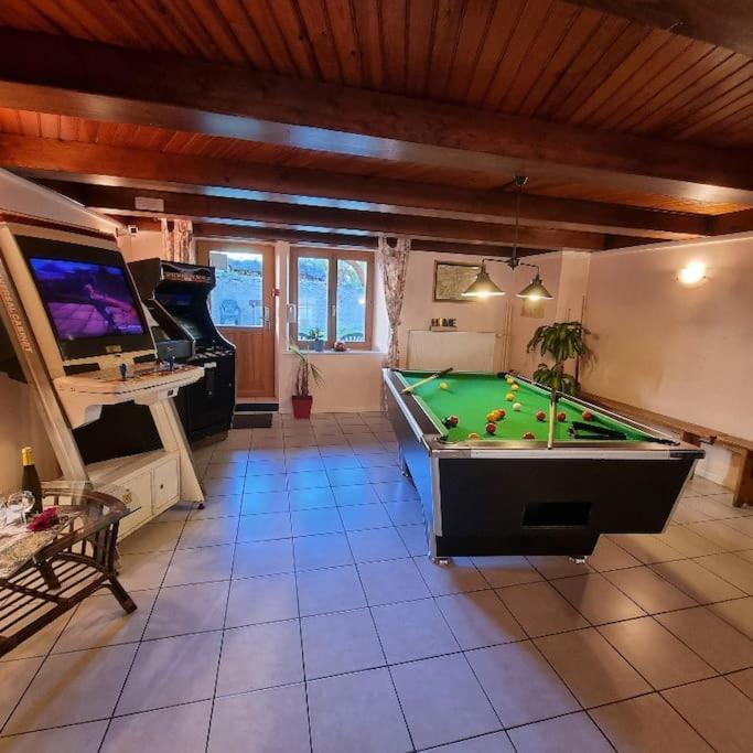 Gite Eglantine 2 A 6 Personnes Avec Spa Et Salle De Jeux Dans La Residence 旺特龙 外观 照片